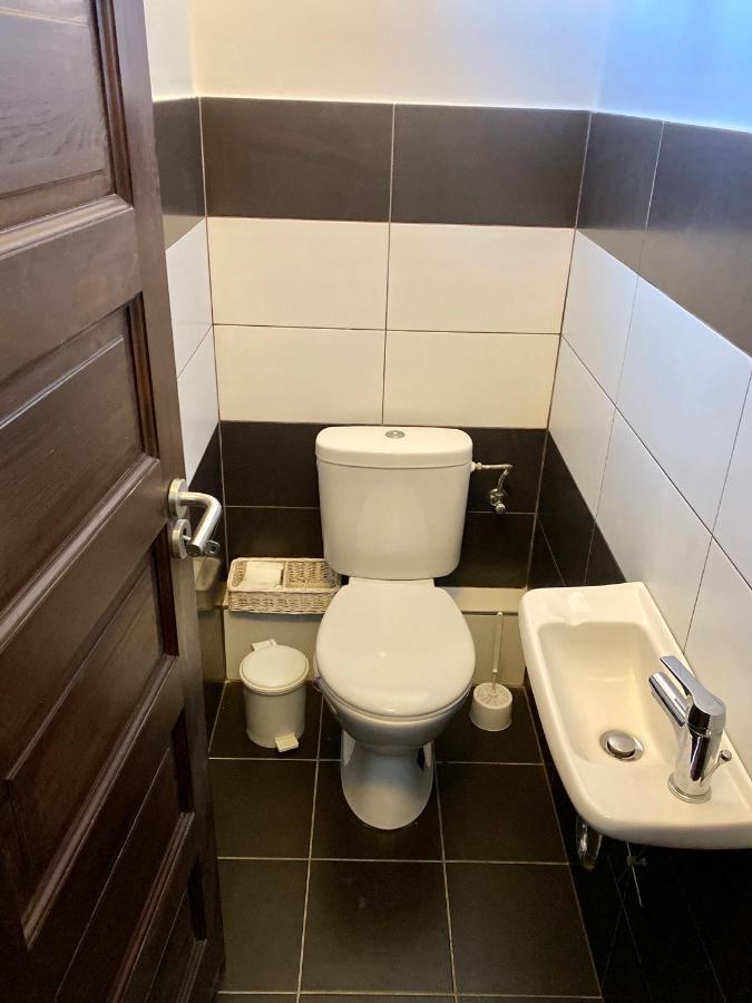 Árvíz Apartman Szeged Esterno foto