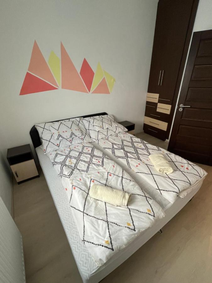 Árvíz Apartman Szeged Esterno foto