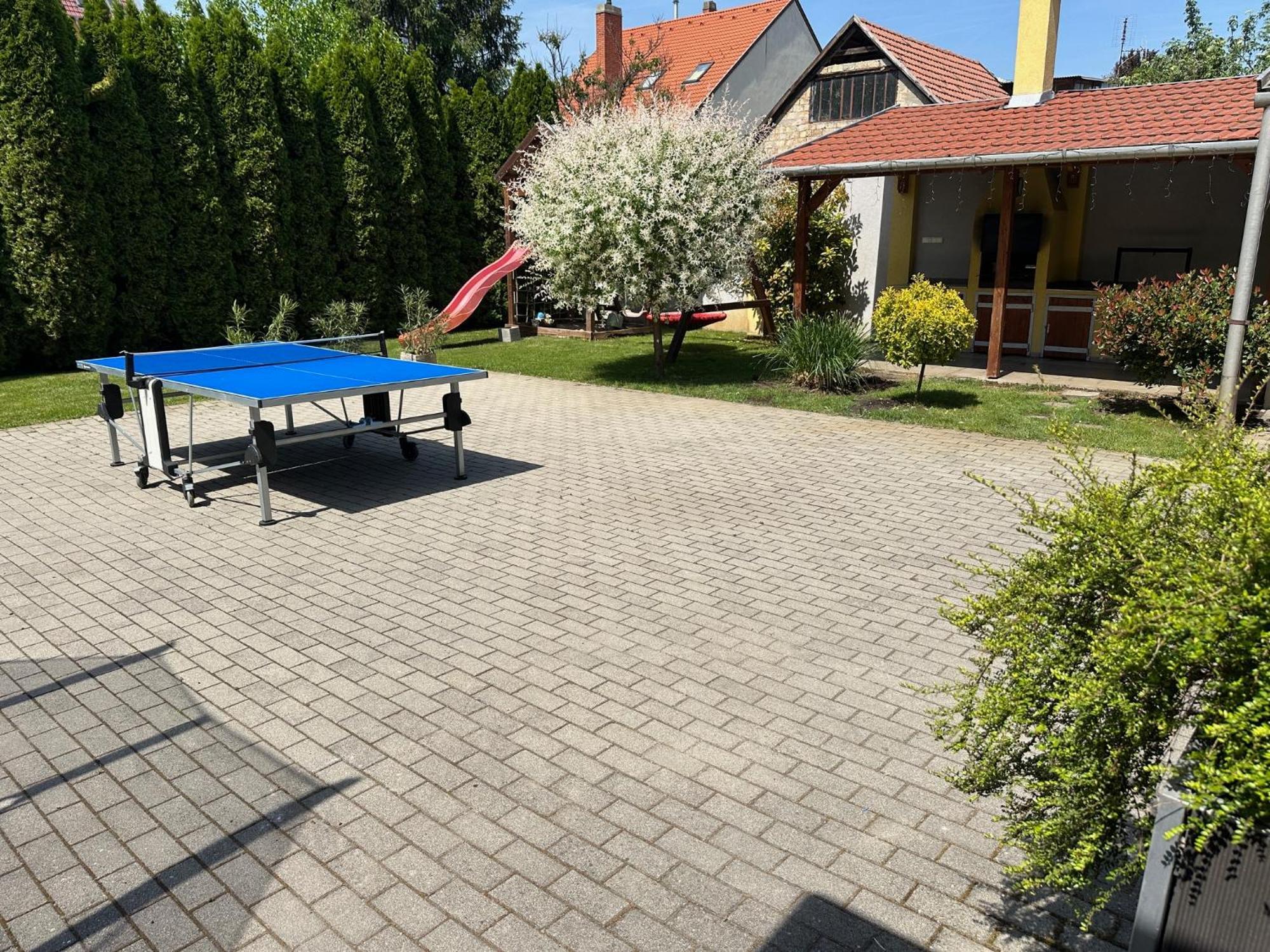 Árvíz Apartman Szeged Esterno foto
