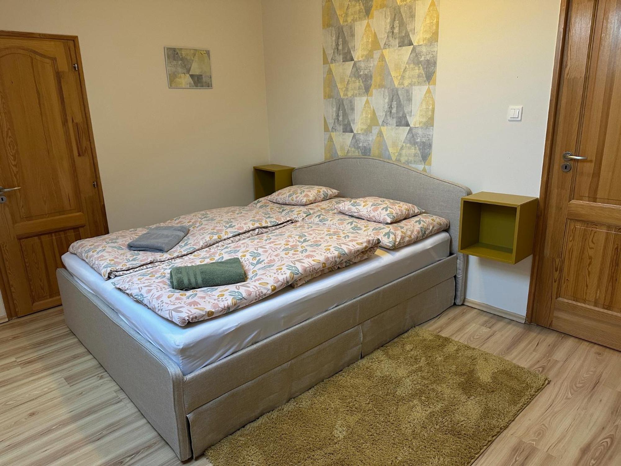 Árvíz Apartman Szeged Esterno foto