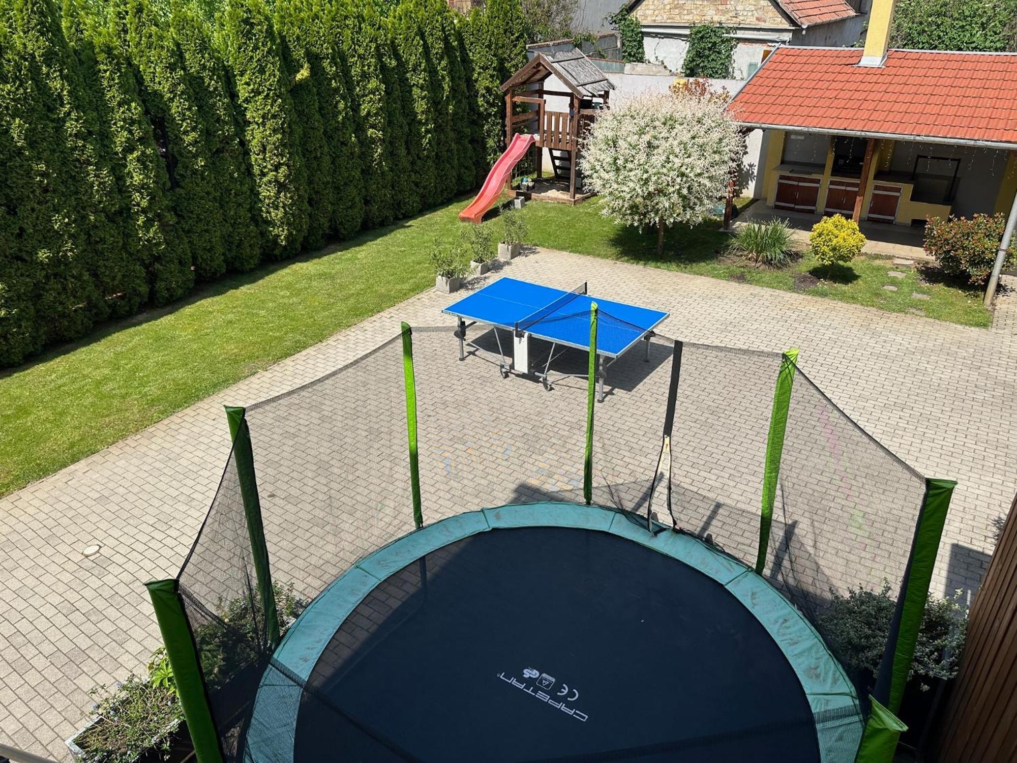 Árvíz Apartman Szeged Esterno foto