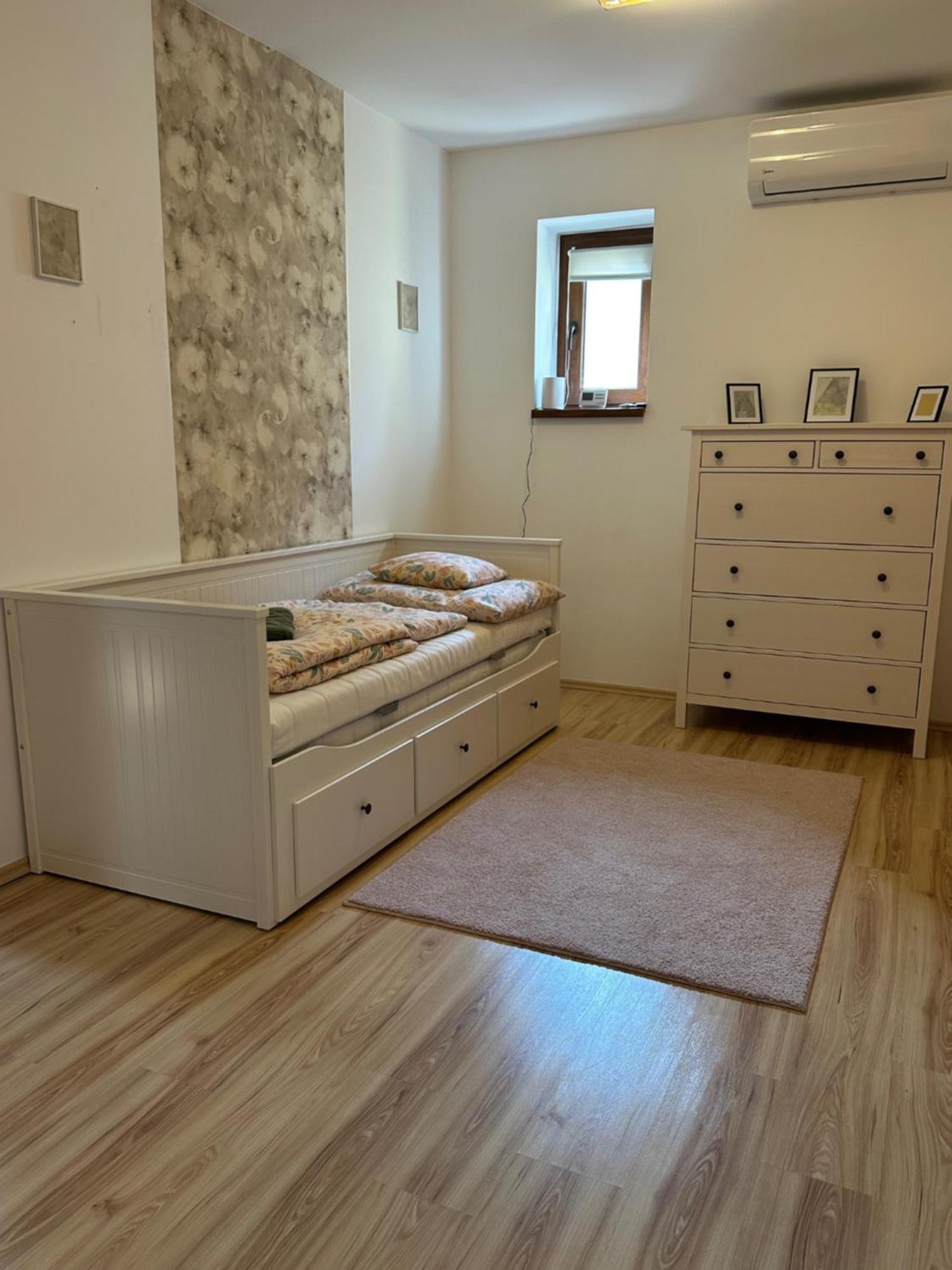 Árvíz Apartman Szeged Esterno foto
