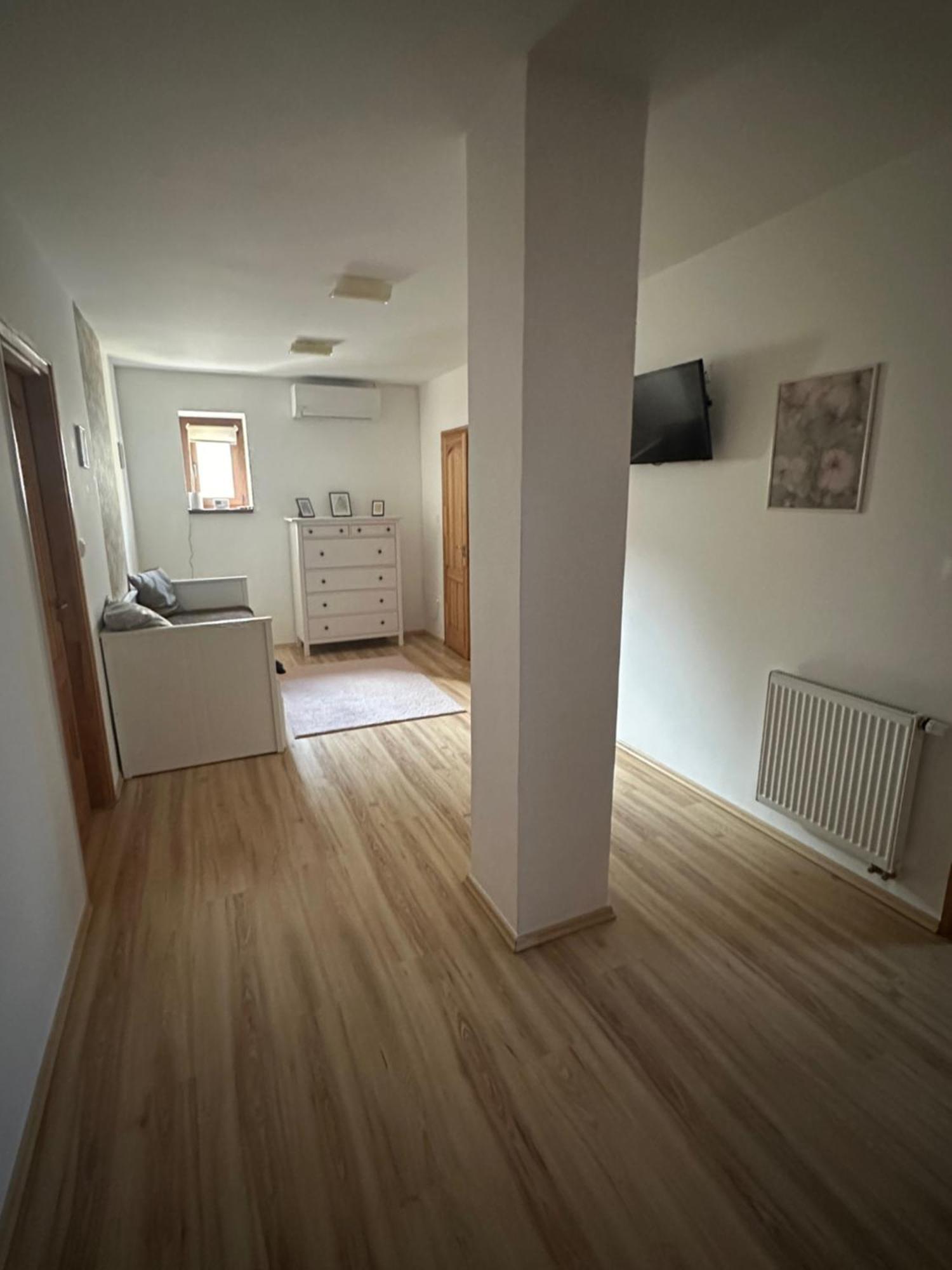 Árvíz Apartman Szeged Esterno foto